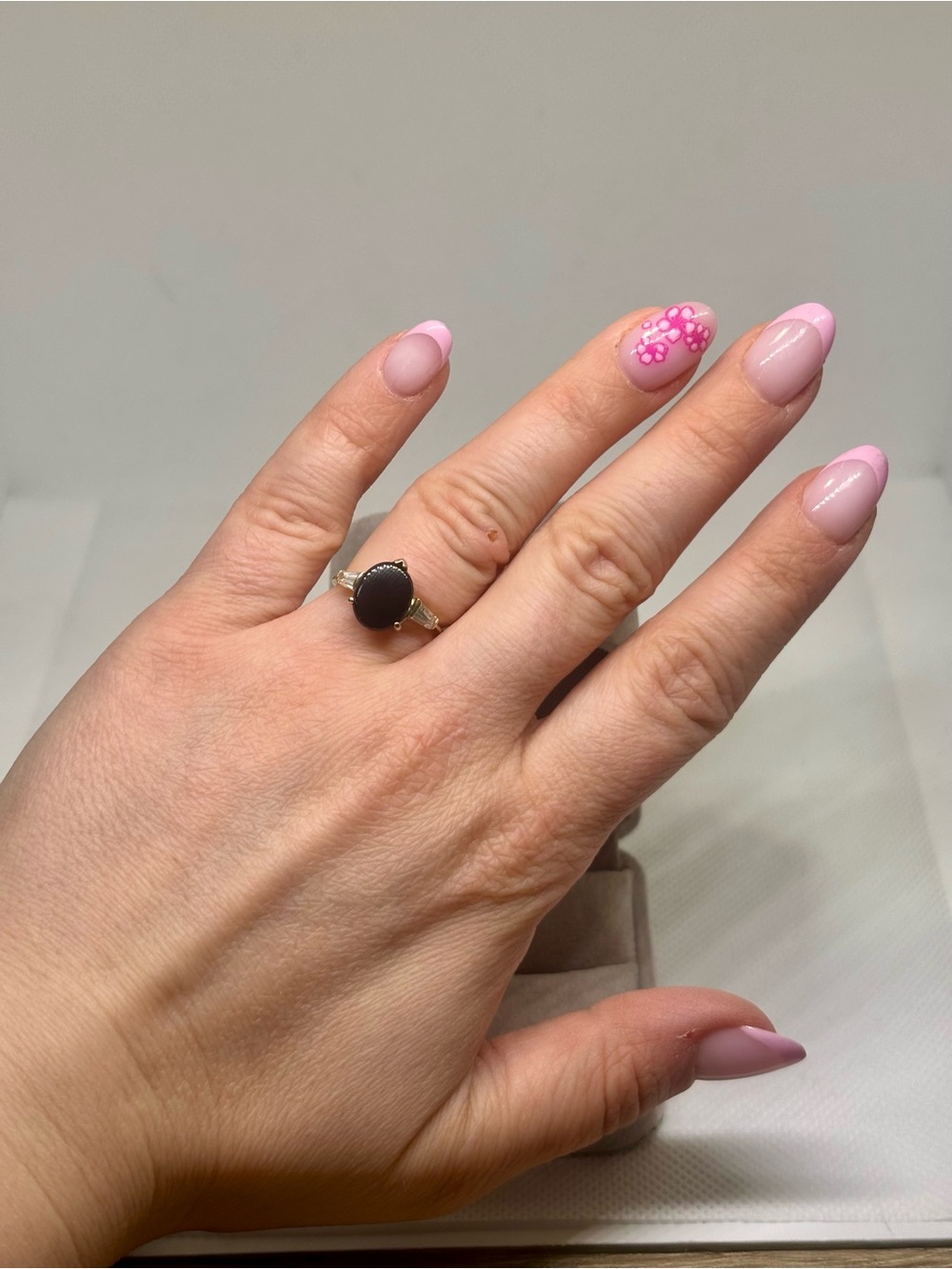 Vintage Gothic 10K ‘Alaskan Diamond’ Hematite gold ring, size 5 - Picture 7 of 9
